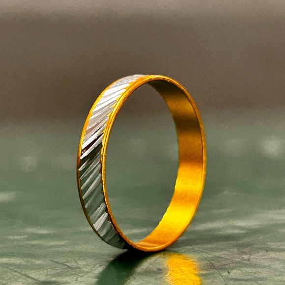 Size 6 Gold Rimmed Silver Slashed Rings - Picture 2 of 2